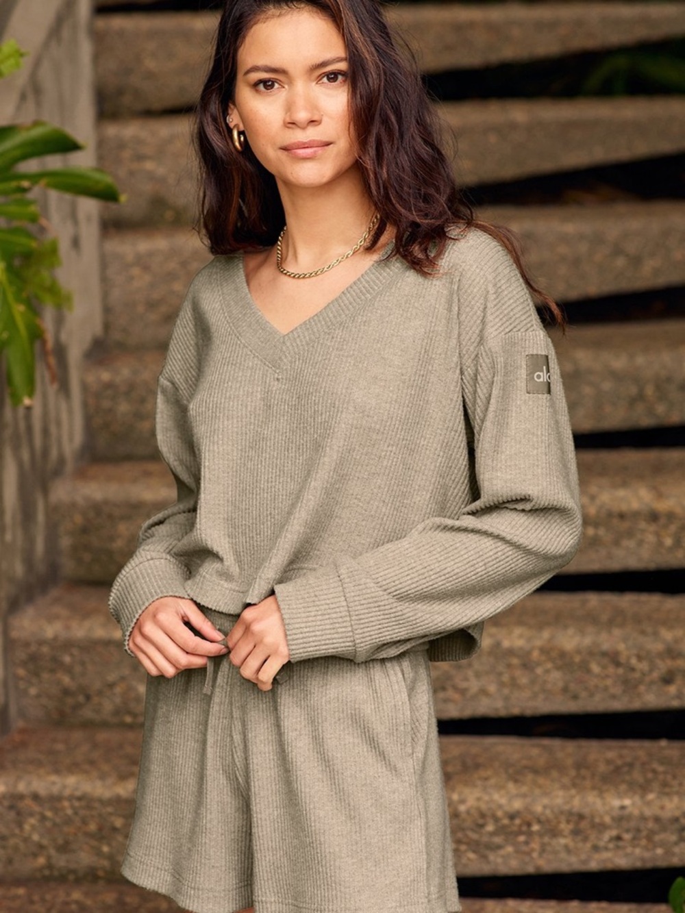 Alo Muse Set in Gravel Heather